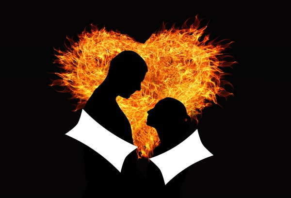 couple avec coeur en flamme 2 photos Fotomontagem