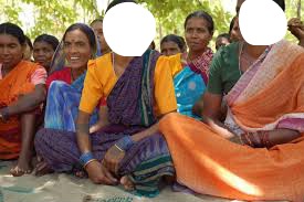 INDE femmes assises Montaje fotografico