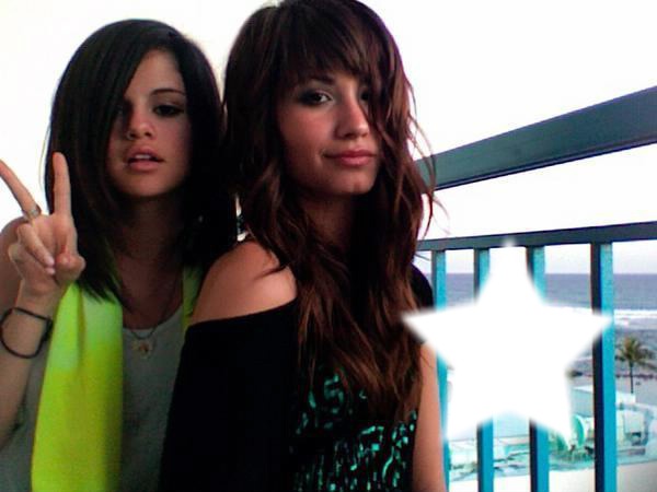 Demi lovato / Selena Gomez Photo frame effect