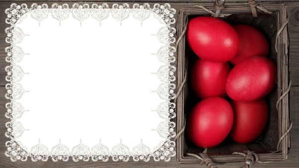 деревянная коробочка с красными яйцами Фотомонтажа