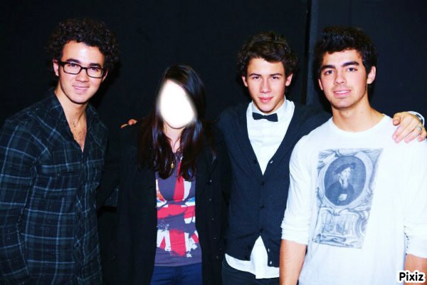 you and the jonas brothers ... Photo frame effect
