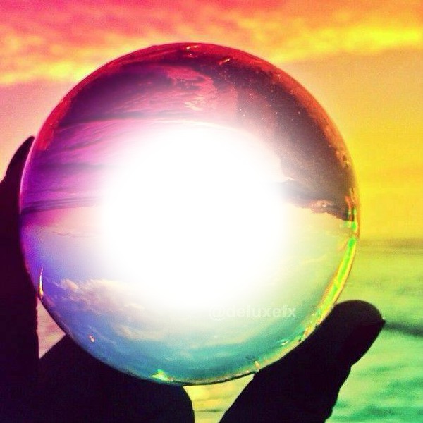 bola de cristal 1 Photomontage