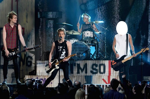5 seconds of summer Photo frame effect