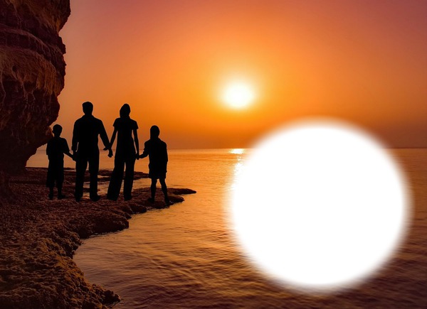 Famille-ensemble-coucher de soleil Фотомонтажа