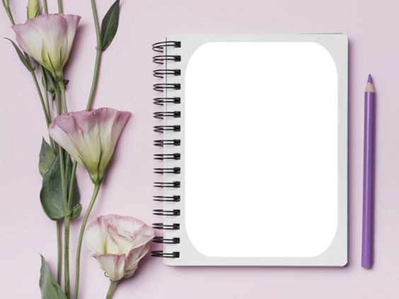 cuaderno, flores, lápiz y fondo lilas. Photo frame effect