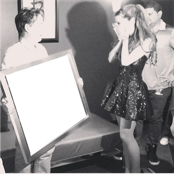 Ariana Grande Photo frame effect