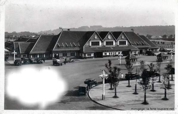 la gare de deauville 1944 1.3 Photo frame effect