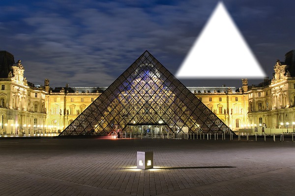 Pyramide du Louvre Photo frame effect