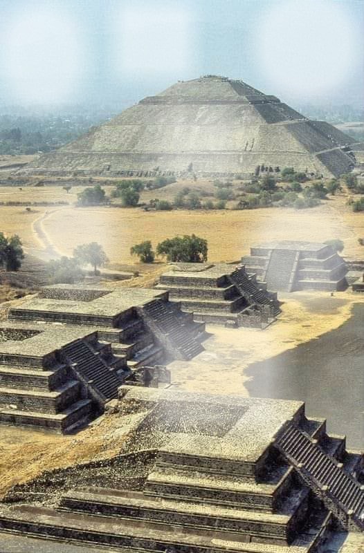 renewilly teotihuacan フォトモンタージュ