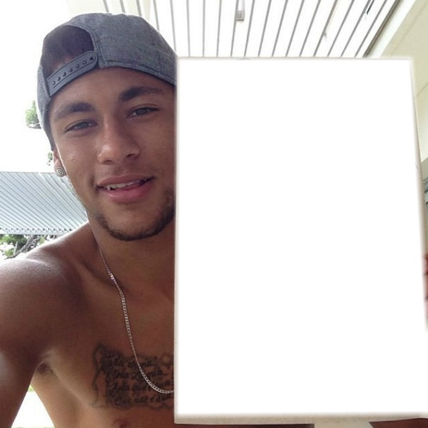 Neymar segurando plaquinha Valokuvamontaasi