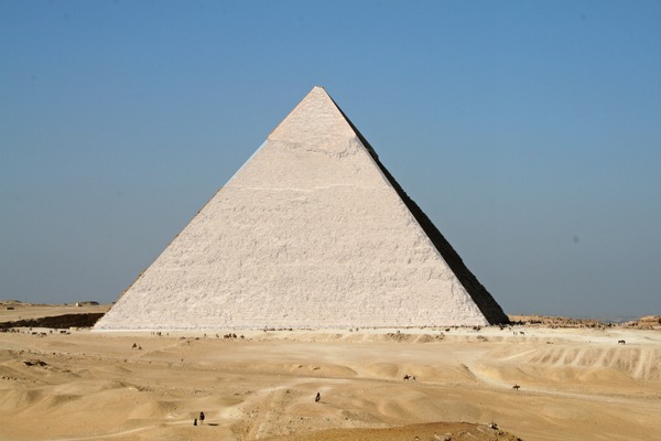 pyramide Fotomontažas