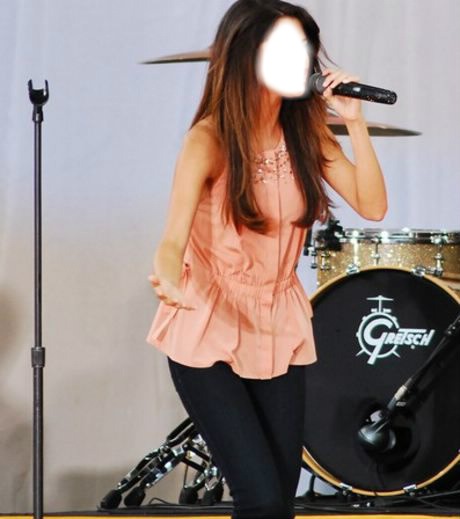 Séléna Gomez sur scène Fotomontāža