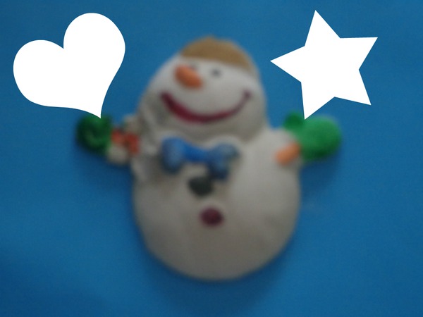 bonhomme de neige peint par Gino Gibilaro avec coeur et étoile フォトモンタージュ