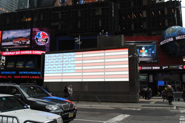 new york times square LED USA Fahne Montage photo